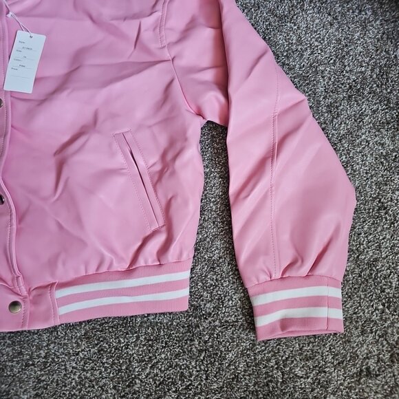 NWT Daisy Faux Leather Womens 3X Cropped Pink Button Up Varsity Style Jacket - Picture 4 of 7